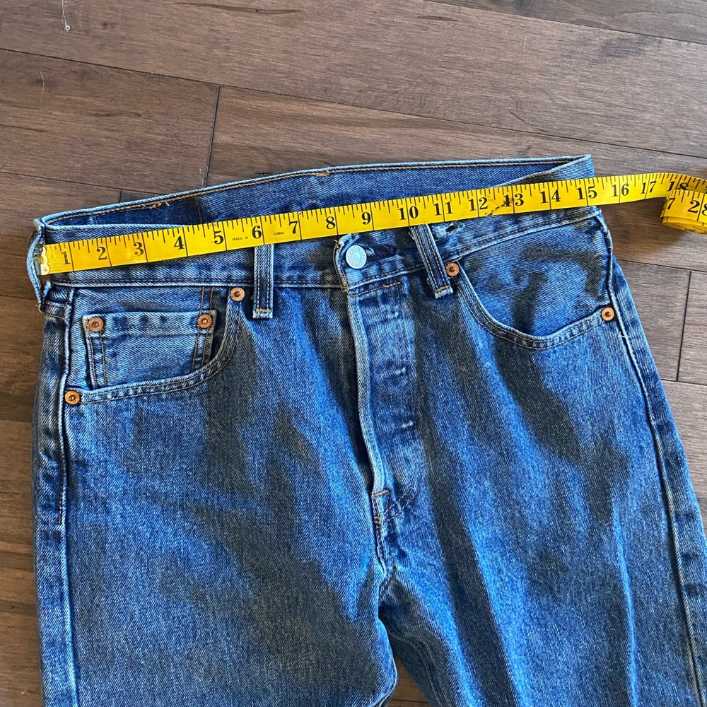 Levi’s 501 Jeans - Picture 7 of 10